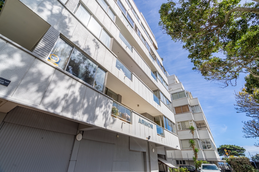 2 Bedroom Property for Sale in Sea Point Western Cape